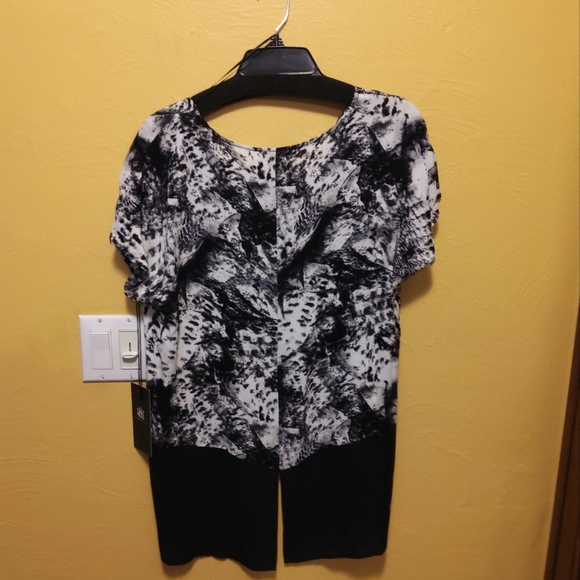 NWT Rock & Republic High-Low Tee M Firm Price*Last 1 - Picture 3 of 3